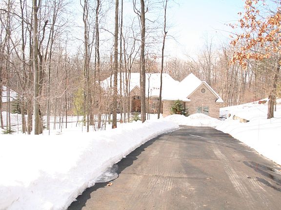 5th image of 8524 Royal Woods Dr