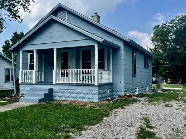 211 6th St, Carmi, IL 62821