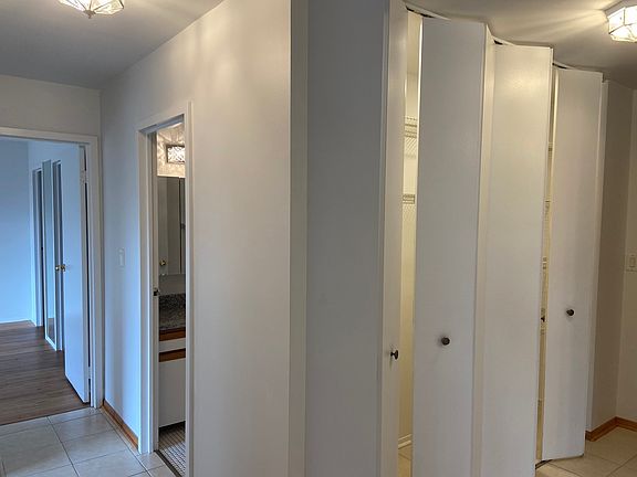 4th image of 1605 E Central Rd Unit 410B