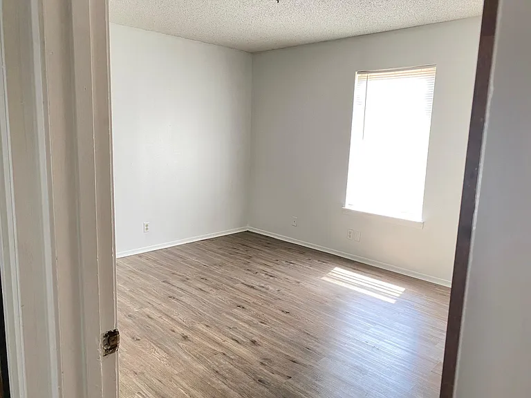 285 Nottingham Trl — Photo 9