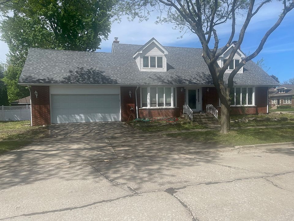1st image of 800 Robinhood Ln