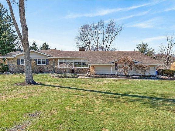 2nd image of 13814 Fox Hills Dr