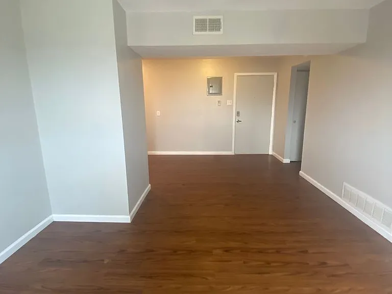 1 Bed/1 Bath Apartment off Hampton Ave! — Photo 25