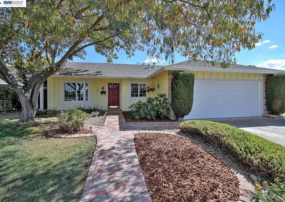 1st image of 595 Yosemite Dr