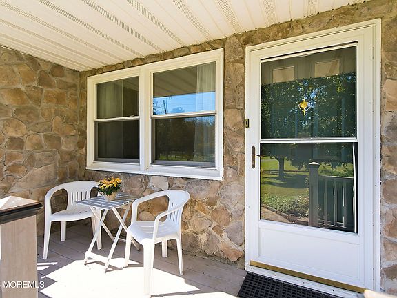2nd image of 32 Arneytown Hornerstown Road