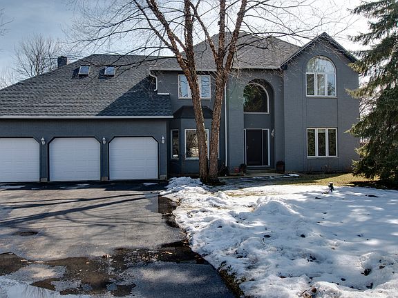 3rd image of 100 Parker Dr