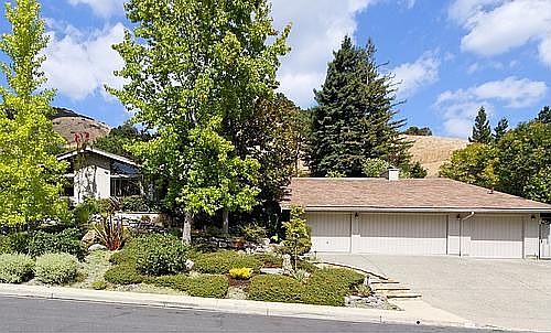 2nd image of 3724 Saint Francis Dr
