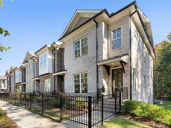 3rd image of 632 Goldsmith Ct #101