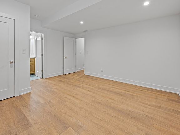 3rd image of 2620 N Mozart St #G