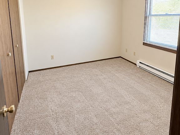 3rd image of 3215 Seymour Rd #8