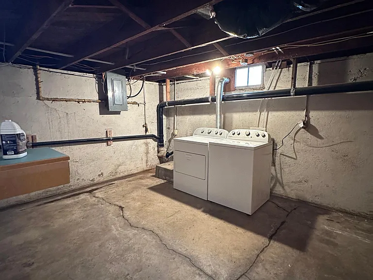 115 E Court St — Photo 14