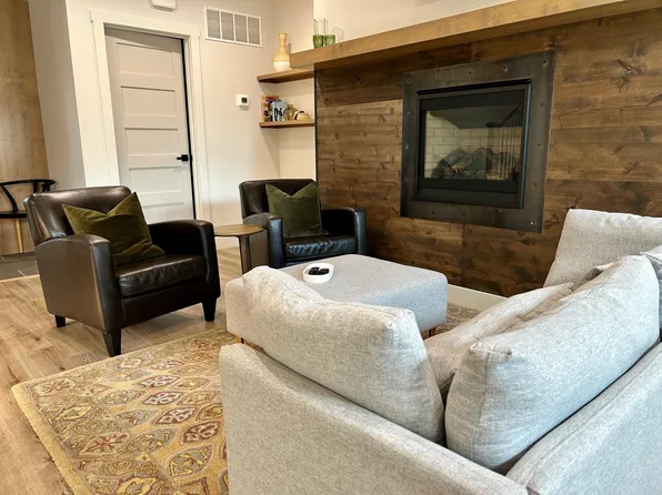 1228 12th St, Cody, WY 82414