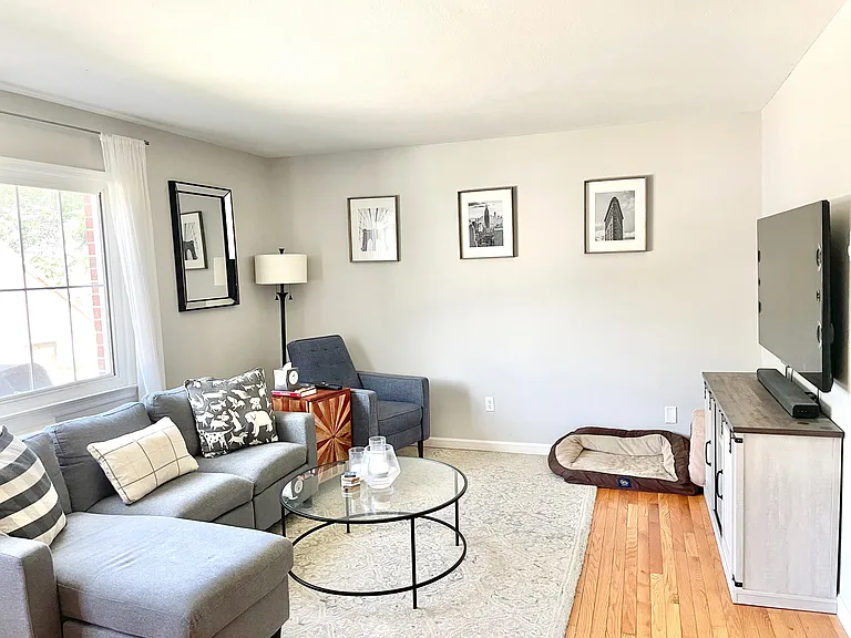 240 Wardwell St #17 — Photo 7