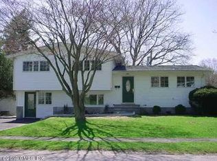 12 Amherst Rd, Riverside, CT 06878