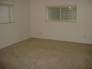 5th image of 513 SW 26th Ter