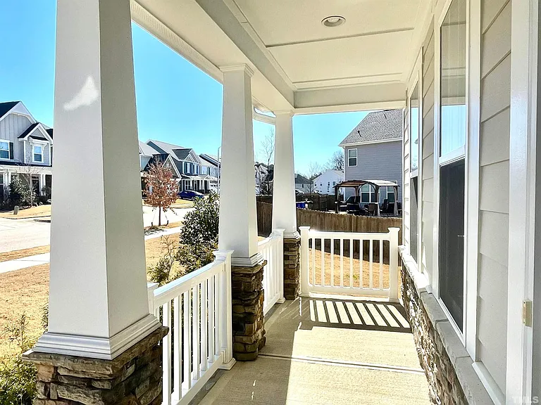 8008 Gilano Dr — Photo 4