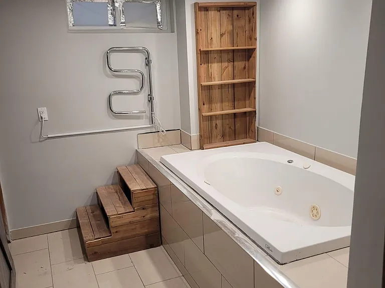 17 Renny Cres #BASEMENT — Photo 8