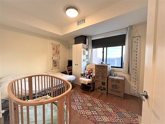 4th image of 25-32 30th Dr APT 7C