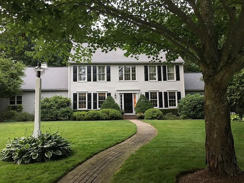 1st image of 28 Vineyard Pl