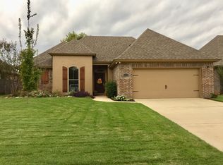 5010 Longstreet Pl, Bossier City, LA 71112