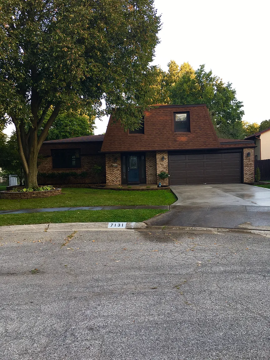 7131 Medallion Ct photo 1