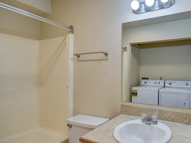 M0832 Arbor Terrace Apartments — Photo 4