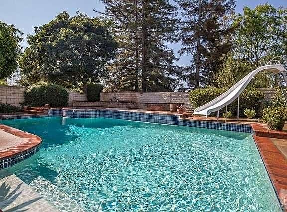 2nd image of 41 Del Ray Cir