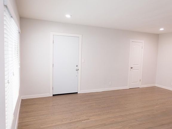 2nd image of 1233 N Orange Grove Ave APT 2