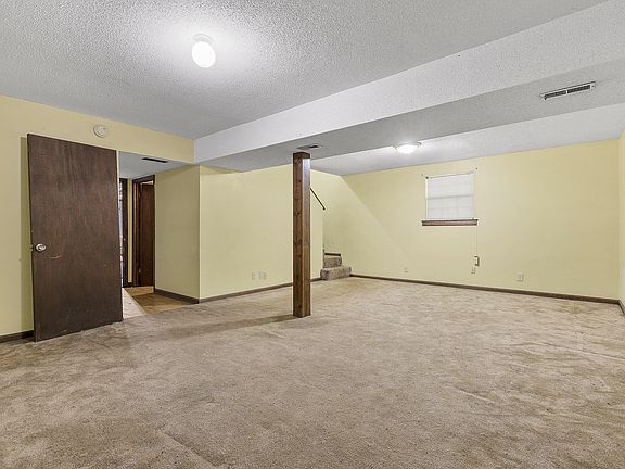 5th image of 453 Hill St