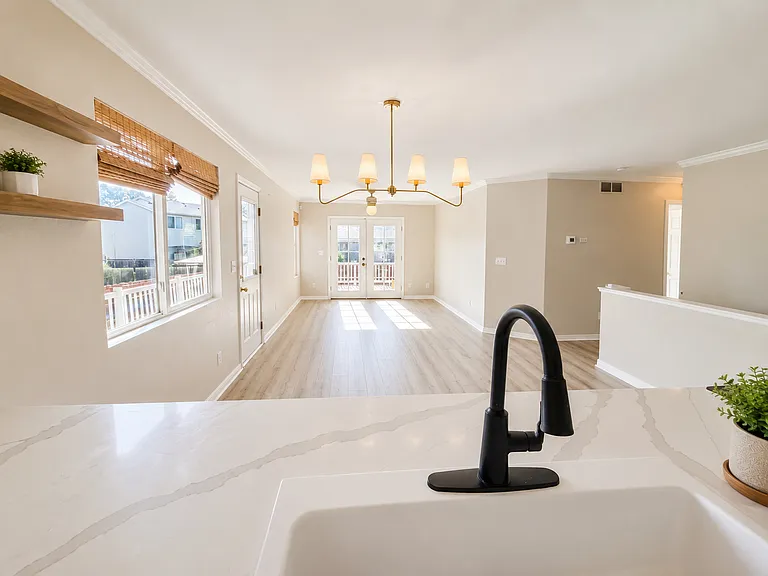1244 Spring Creek Ct — Photo 2