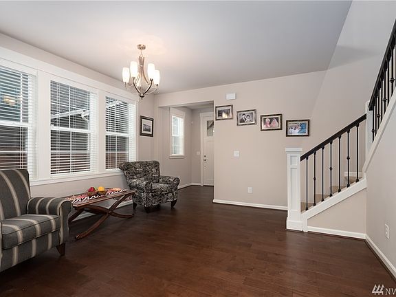 4th image of 1521 247th Ave NE
