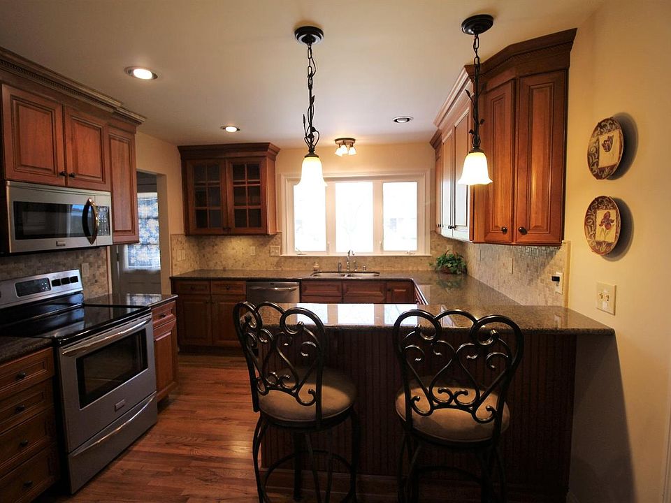1st image of 3140 Chatham Dr