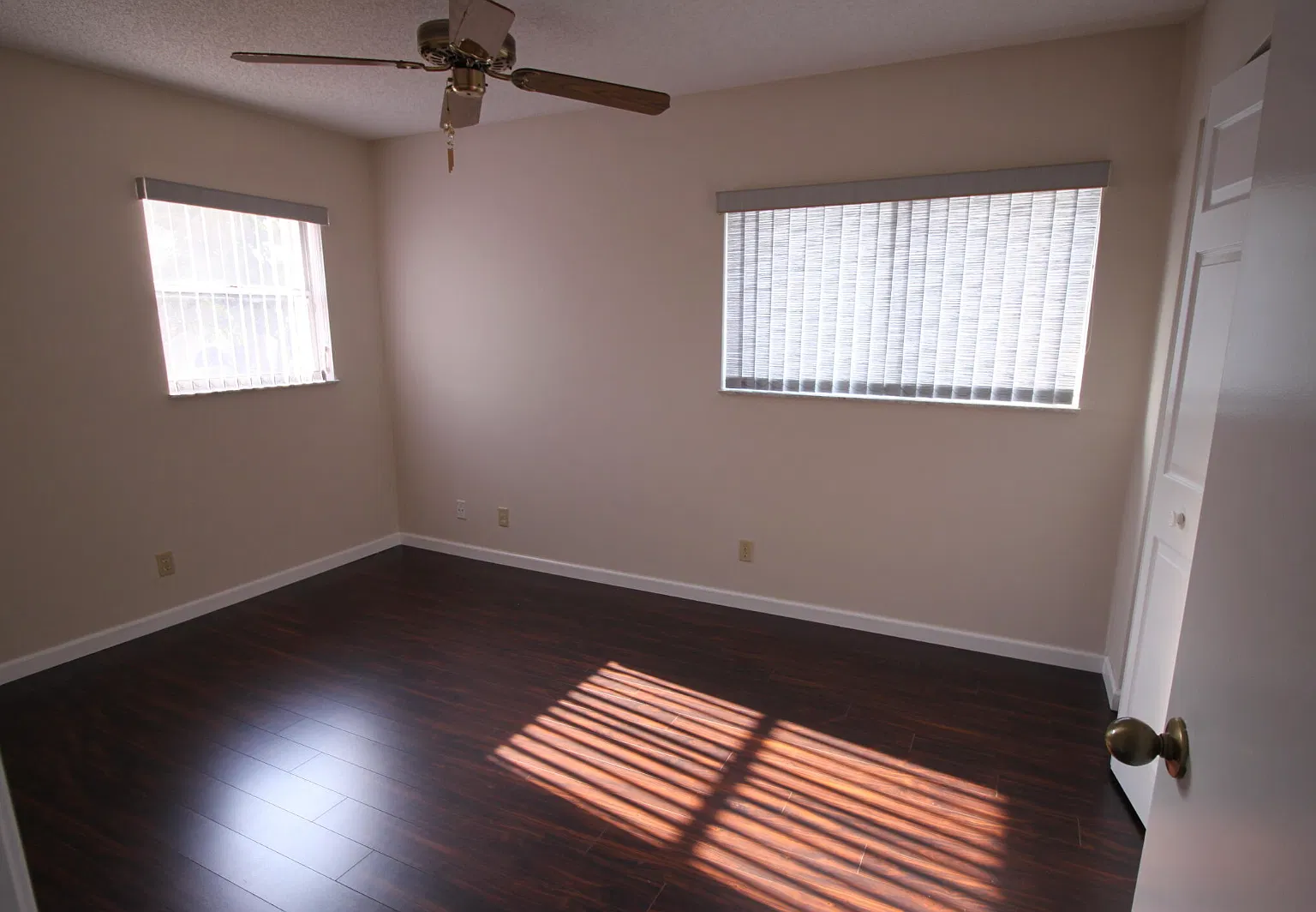 3 bed, 2.5 bath, 1570 sqft, $3,400 — Photo 4