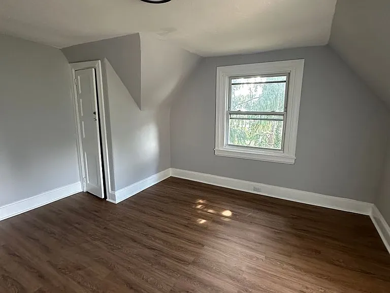 24 Owen Ave #3 — Photo 2