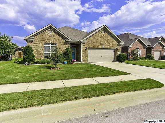 2nd image of 5037 Valley Cove Dr SE