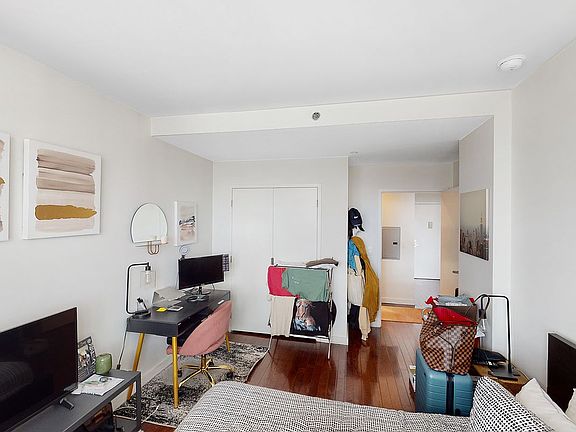 4th image of 1215 Broadway APT 505