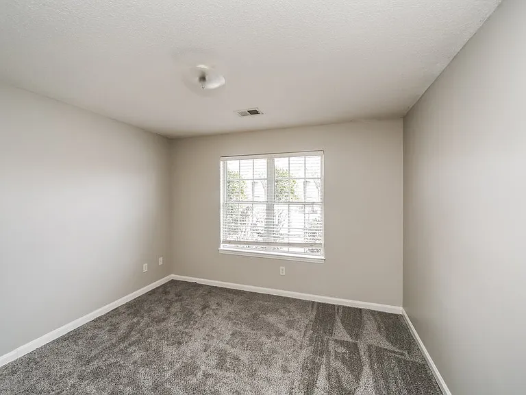 1719 Brentford Cv — Photo 15