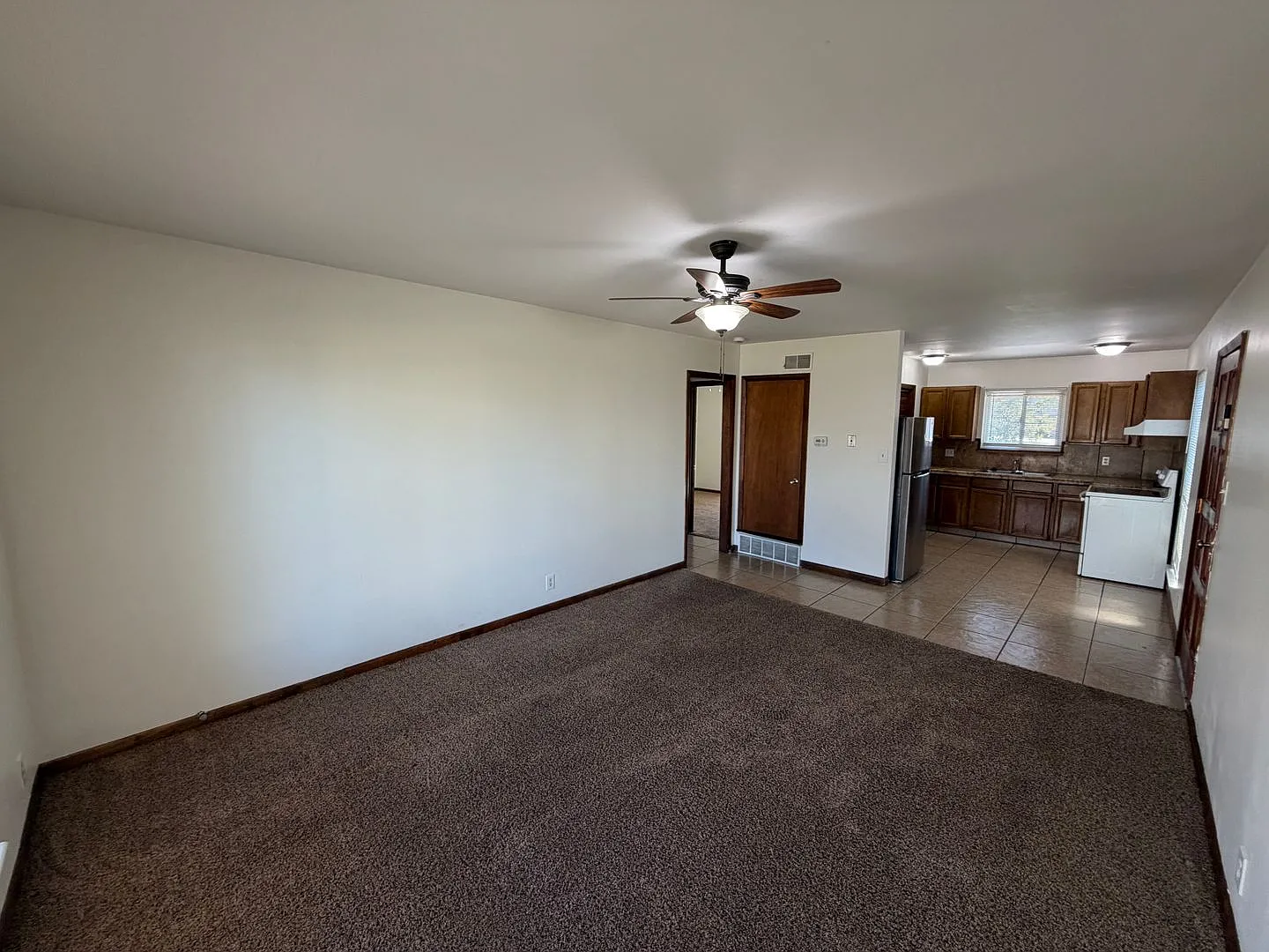 1196 E Gentile Street — Photo 3