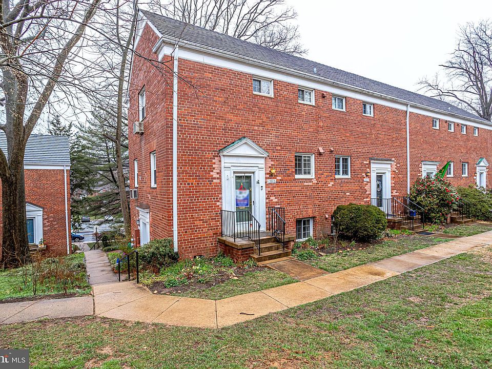 1st image of 3215 Valley Dr