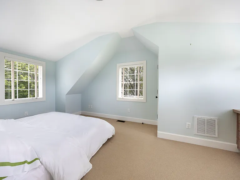 940 Deerfield Rd — Photo 17