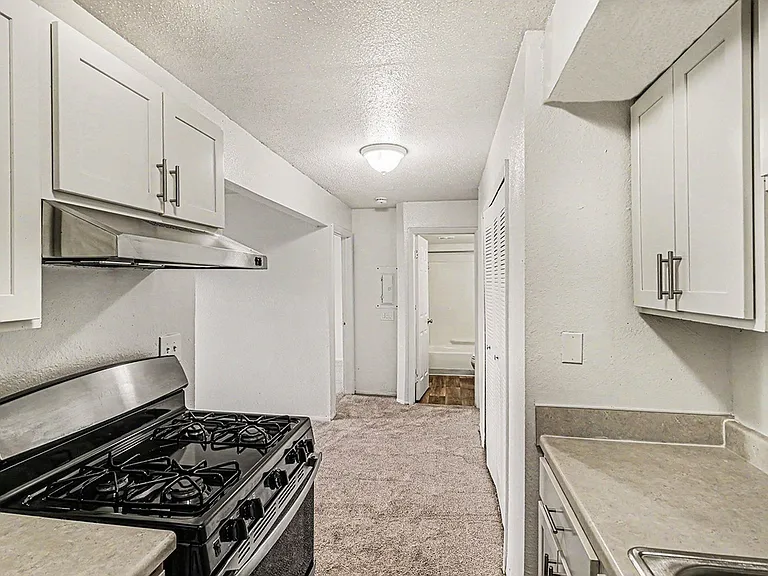 Waverly Park Apartments — Photo 12