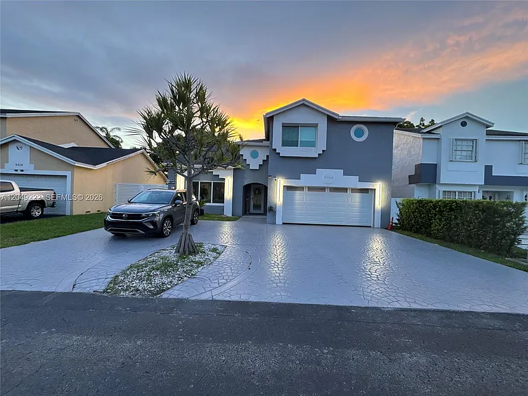 9368 SW 146th Pl — Photo 1