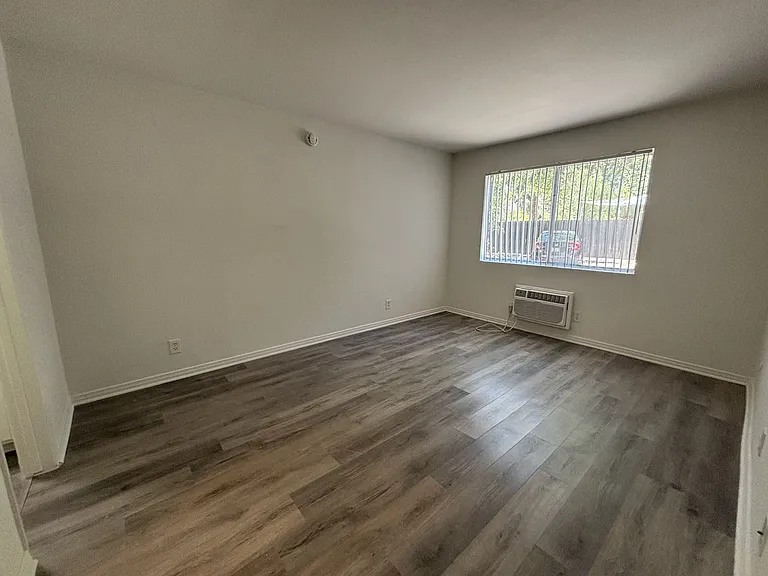 5245 Chesebro Rd — Photo 38