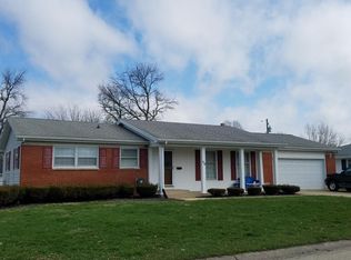 46 Circle Dr, Charleston, IL 61920