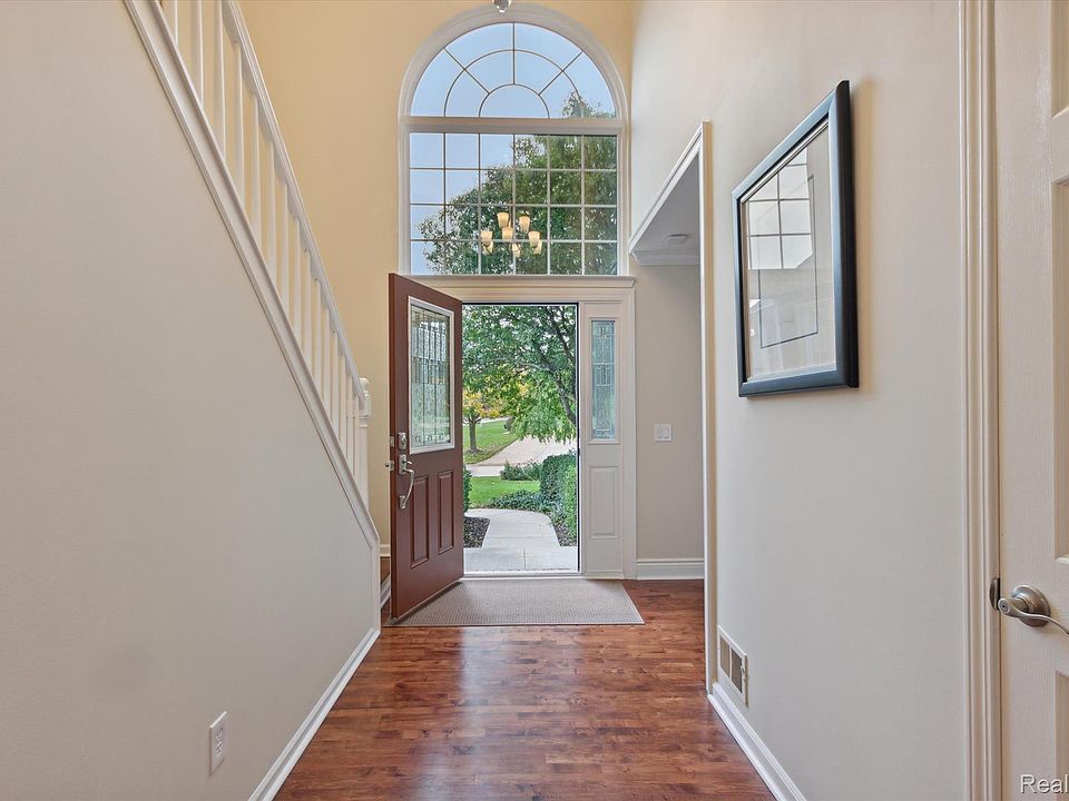 1107 Mountainside Dr, photo 5