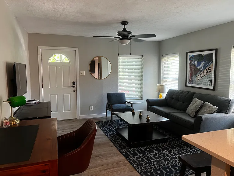 408 N Oak Cliff Blvd — Photo 8