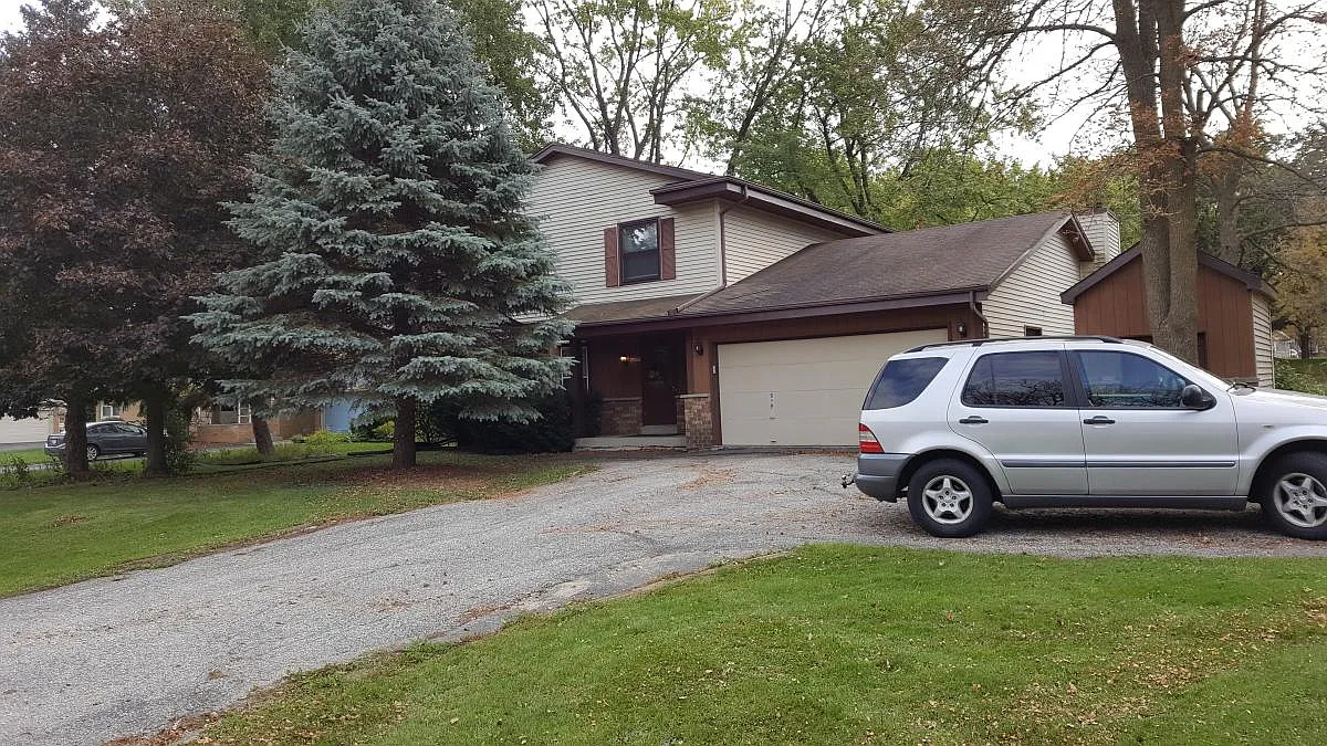 4 bed, 2300 sqft, $2,500 — Photo 1