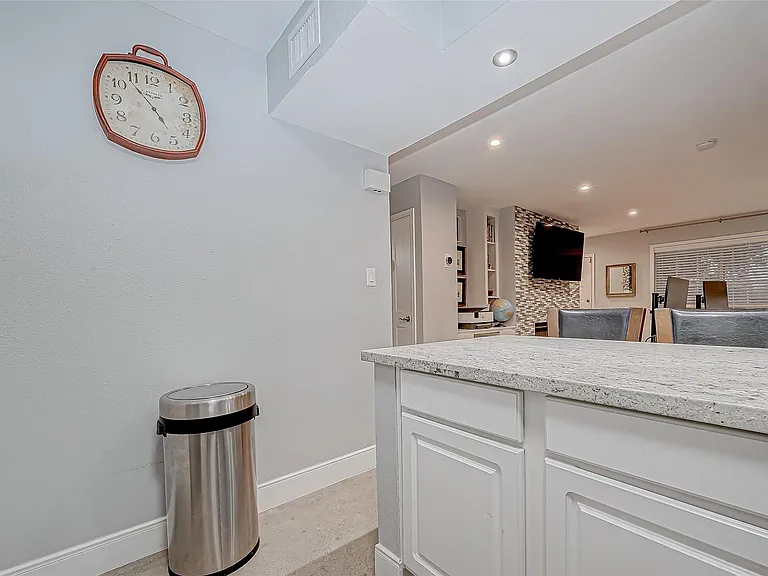 1860 White Oak Dr #375 — Photo 22