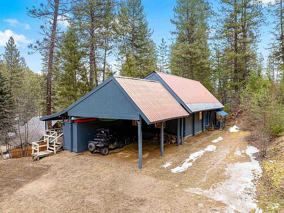 2nd image of 32 Sky Ridge Dr