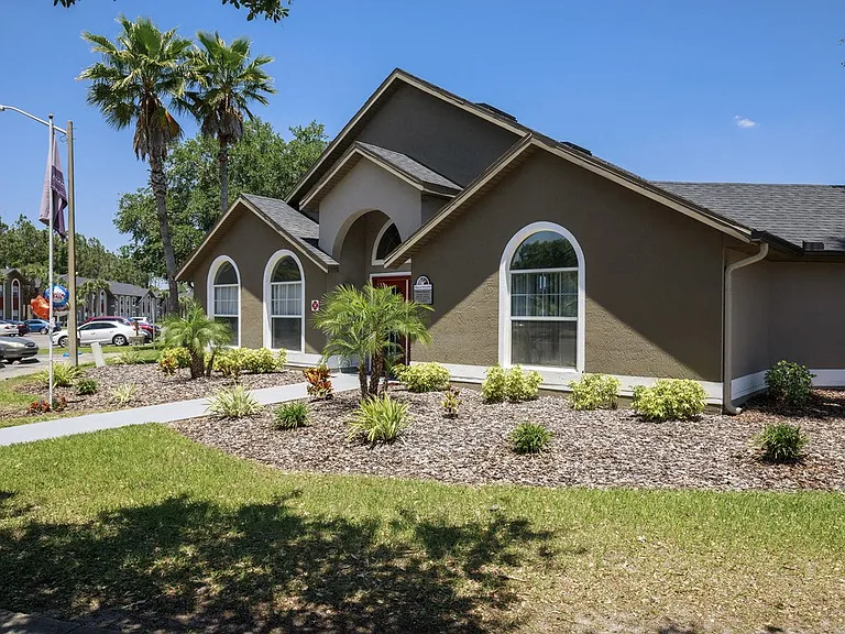 Pasco Woods Apartments — Photo 11